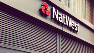 การตรวจสอบการหักบัญชีธนาคารของ NatWest พบว่ามีการละเมิดกฎ FCA ที่เป็นไปได้