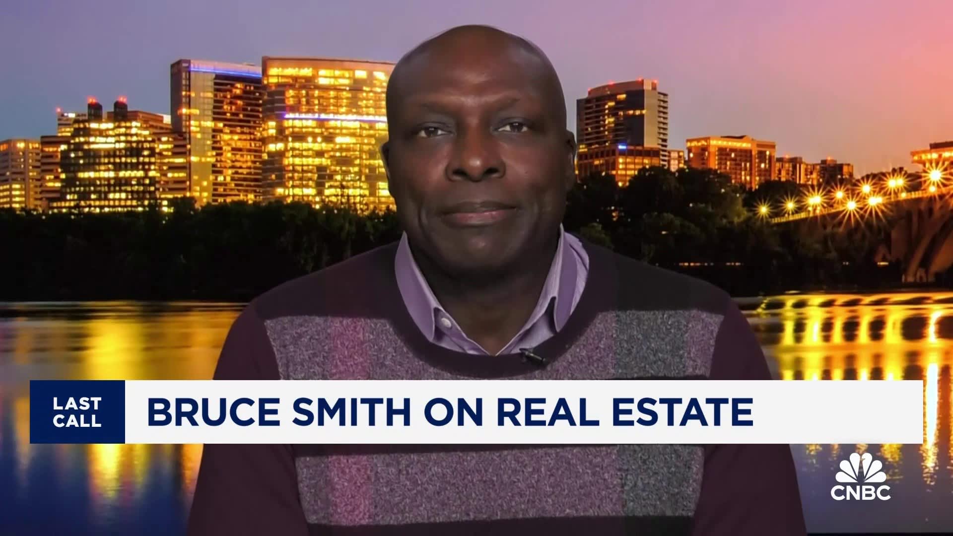 NFL 名人堂成员布鲁斯·史密斯谈论房地产和利率的影响