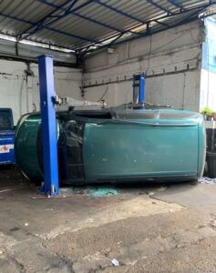一名男子在伦敦车库被压伤后，维修公司被罚款