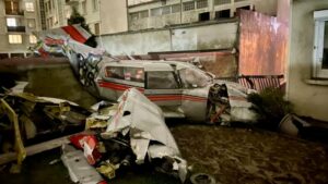 Small plane crash-lands in downtown Villejuif, France - Pilot in critical condition