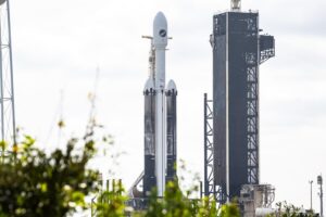 SpaceX skrubbar Falcon Heavy uppskjutning av hemlighetsfulla X-37B militära rymdplan