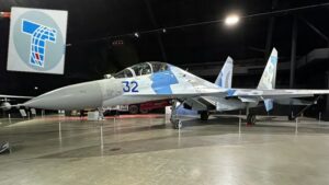 Su-27 Flanker en exhibición en el Museo de la USAF originalmente importado para ser utilizado en la exploración petrolera