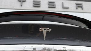 Tesla’s Nordic union dispute sparks angry letter from big investors - Autoblog