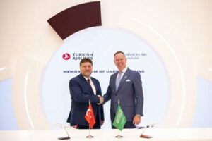 Turkish Airlines ja Riyadh Air solmivat strategisen kumppanuuden parantaakseen matkustusyhteyksiä ja matkailun kasvua