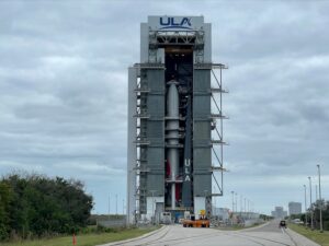 ULA stivuiește racheta Vulcan pentru prima dată înainte de lansarea debutului din 8 ianuarie