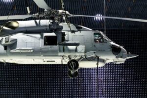 Marinha dos EUA conduz primeiro teste do pod avançado de guerra eletrônica off-board