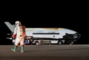 نیروی فضایی ایالات متحده فضاپیمای X-37B را به یک ماموریت محرمانه دیگر می فرستد