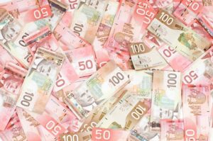 يستقر زوج دولار/دولار كندي USD/CAD تحت مستوى 1.3600 مع التركيز على الوظائف من بنك كندا والولايات المتحدة