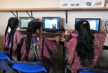 Ce que signifie vivre dans un monde connecté numériquement : l'histoire de deux adolescents - EdSurge News