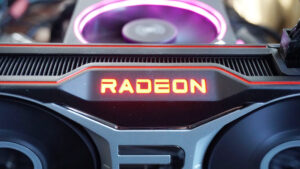 AMD 330-dollarine Radeon RX 7600 XT toob massidele 16 GB