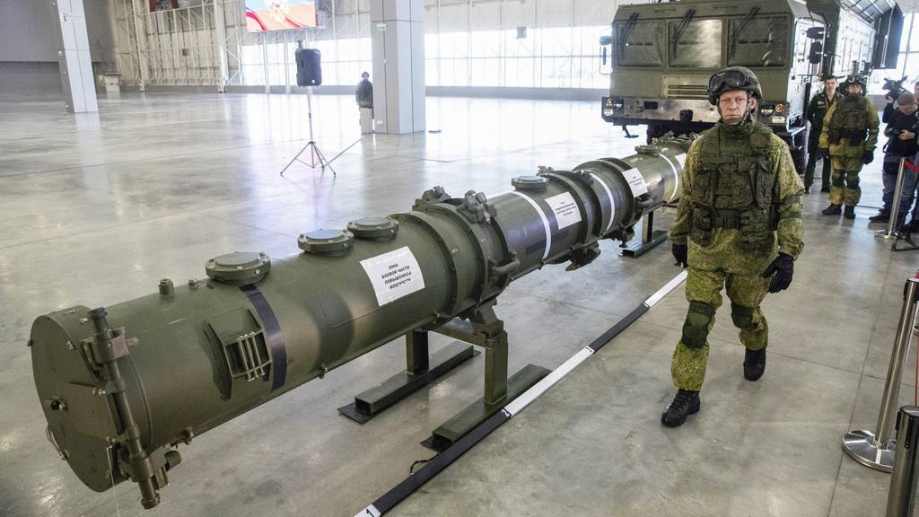 एक अप्रस्तुत पश्चिम रूस के गैर-रणनीतिक परमाणु हथियारों के खतरे पर विचार कर रहा है