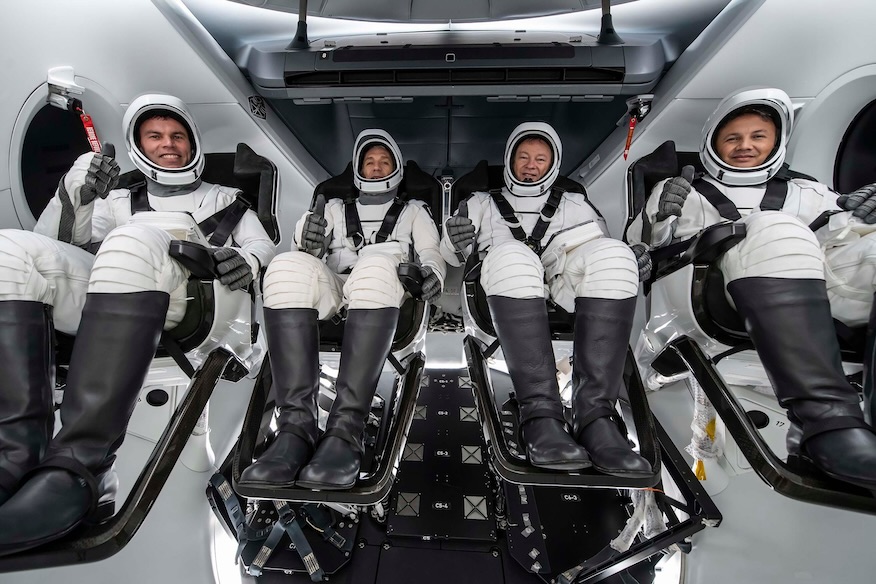 अंतरिक्ष यात्री अंतर्राष्ट्रीय अंतरिक्ष स्टेशन के लिए पहले, अखिल-यूरोपीय मिशन के लिए तैयार हैं