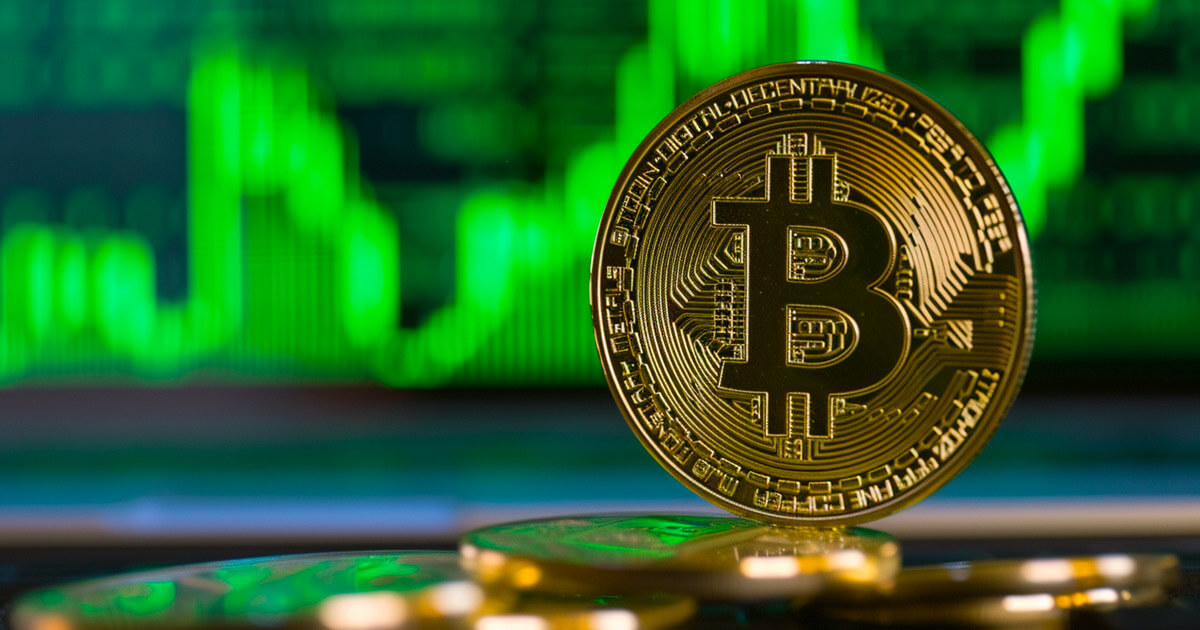Bitcoin stiger til 43 XNUMX dollar ettersom ETF-innstrømmingen overgår salgspresset