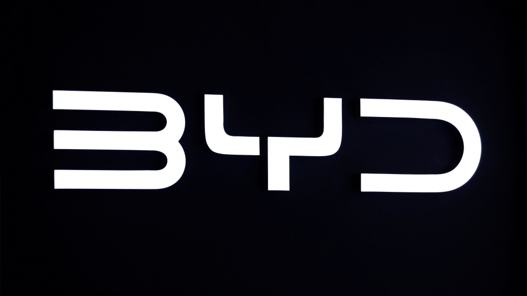 BYD หยุดผลิตแบตเตอรี่แบบกระเป๋าสำหรับ EV ไฮบริด เหตุกังวลเรื่องการรั่วไหล - Autoblog