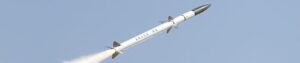 DRDO、統合試験場で新世代アカッシュミサイルの飛行試験に成功