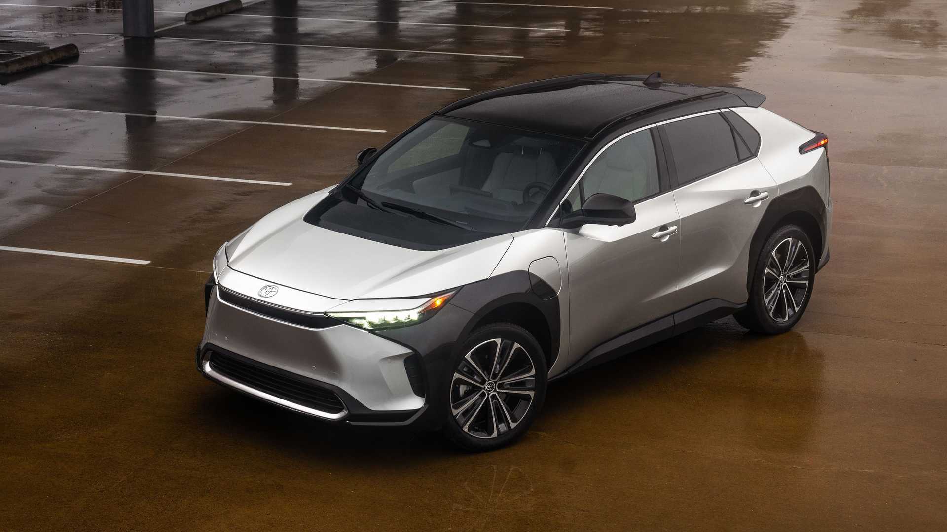 Электромобили составили всего 0.92 процента продаж Toyota в 2023 году