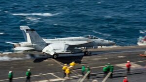 F/A-18'ere fortsætter med at imødegå houthiernes angreb i Det Røde Hav