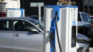 联邦政府拨款 623 亿美元，为 7,500 个州另外 22 个电动汽车充电器提供资金 - Autoblog