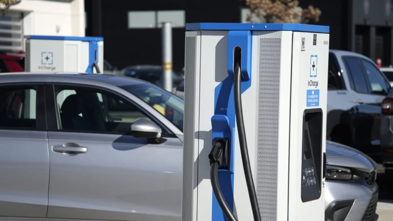 Los federales otorgan 623 millones de dólares para otros 7,500 cargadores de vehículos eléctricos en 22 estados - Autoblog