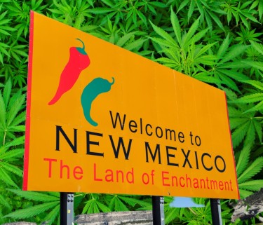 תשכחו מדלתא-8 THC, טקסנים שחוצים את הגבול לניו מקסיקו כדי לקנות גראס זה עסק גדול