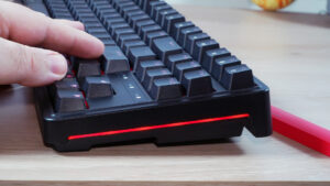 Obtenha este teclado mecânico premiado pela Escolha do Editor por US $ 30