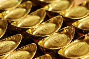 Perkiraan Harga Emas: XAU/USD tetap terikat dalam kisaran di atas $2,020 di minggu pertemuan kebijakan yang sibuk