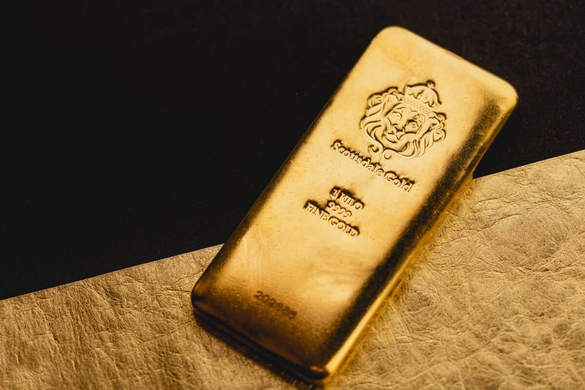 الذهب يرتفع إلى 2,029 دولارًا: الملجأ الاقتصادي الجديد!