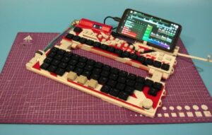 Keebin’ With Kristina: The One With The Really Snazzy Folding Keyboard