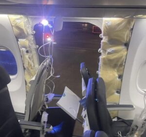 Številni odzivi po izgubi okna in plošče trupa letala Boeing 737 MAX 9 na Aljaski: Boeing naj sodeluje, FAA odredi prizemljitev, posredovanje odvetnikov,...