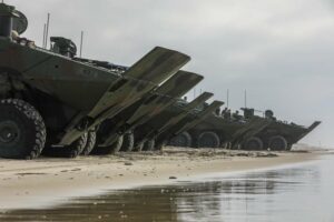 Os novos veículos anfíbios do Corpo de Fuzileiros Navais serão em breve implantados no Pacífico