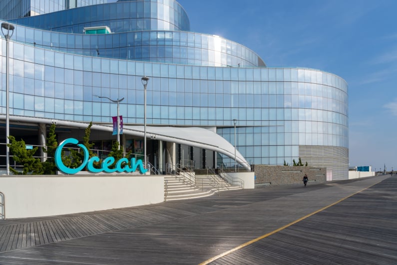 Igralnica Ocean Casino izgubila tožbo proti zavarovalnicam zaradi COVID-19