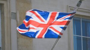 OKX voittaa kellon Ison-Britannian salaussäädösten määräaikaan