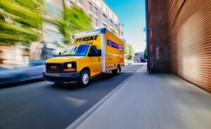 Веб-сайт по аренде грузовиков Penske поможет упростить ваш переезд