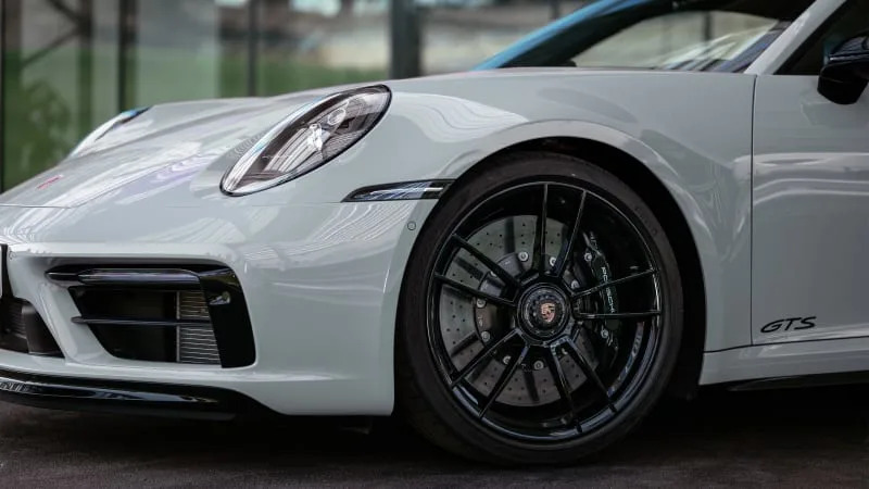 Prueba en carretera del Porsche 911 GTS: conducir en Múnich suena divertido. Es horrible. - Autoblog