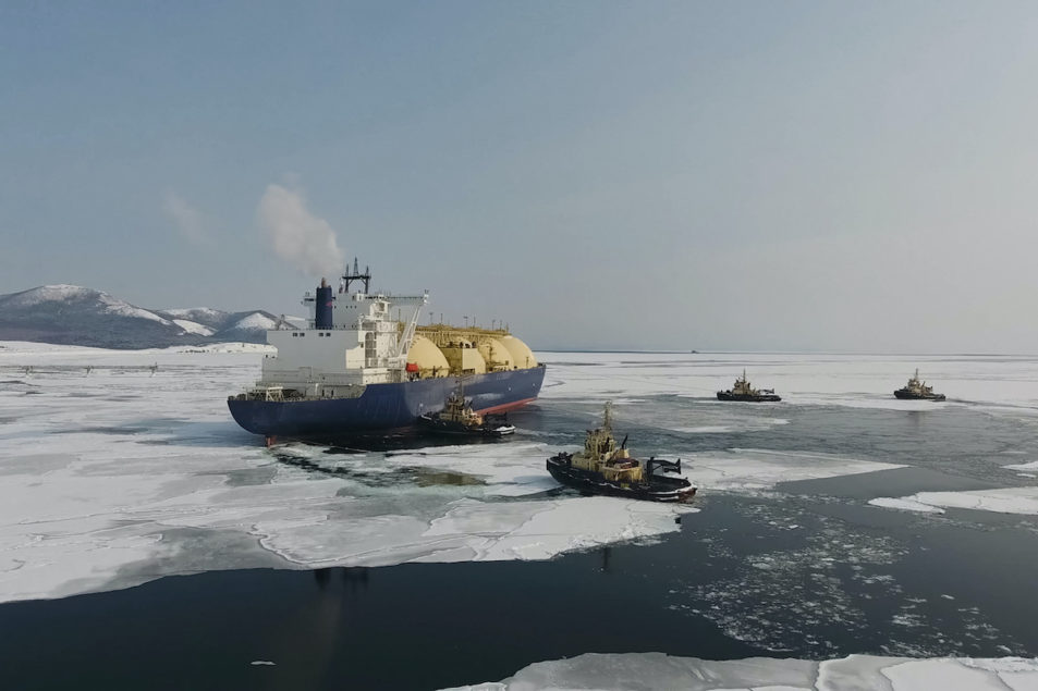 Az orosz LNG-termelő az amerikai szankciók ellenére megkezdi az északi-sarkvidéki műveleteket