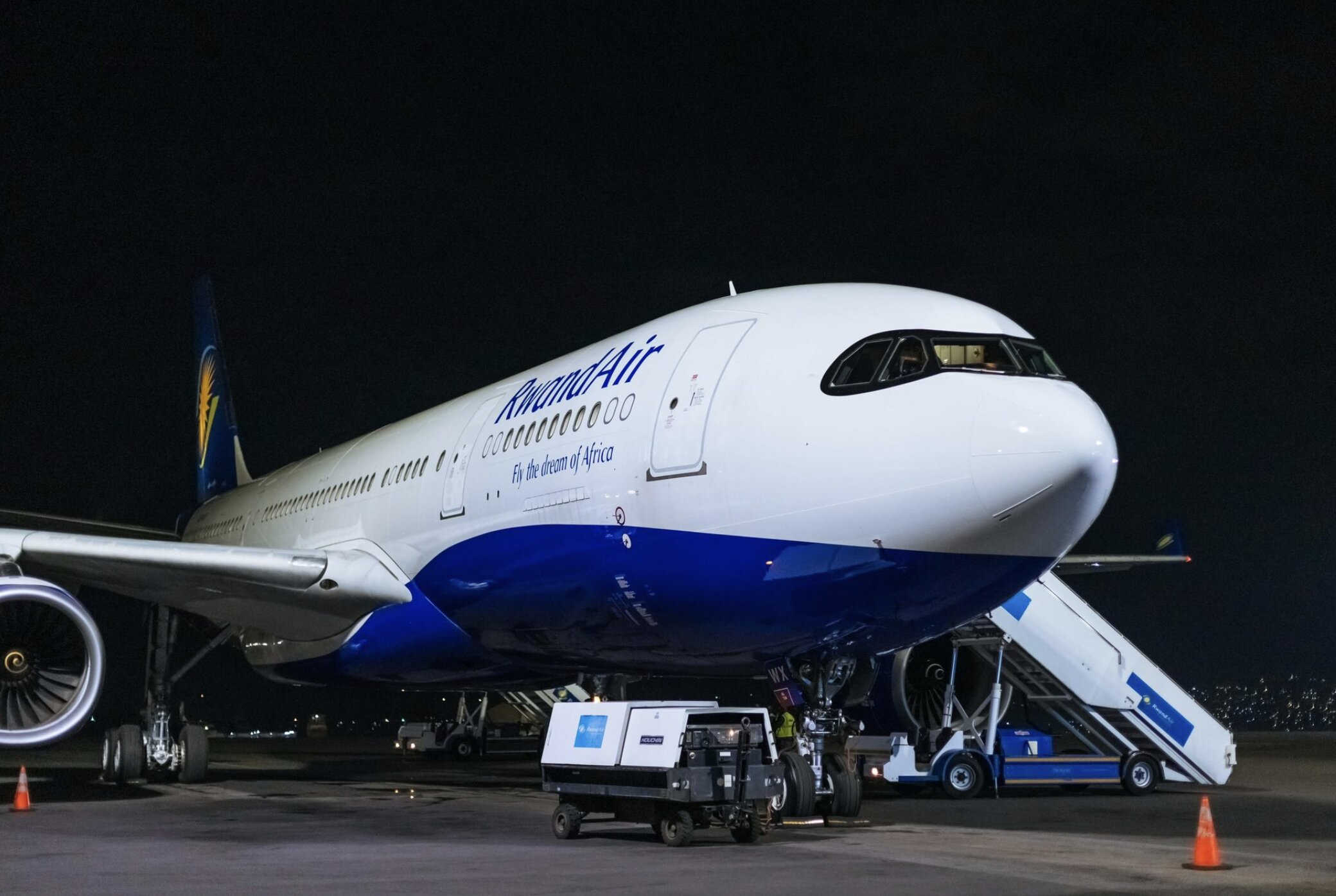 Hãng hàng không mới nhất của RwandAir ở Châu Phi ký Hiến chương Lãnh đạo An toàn IATA, ưu tiên văn hóa an toàn