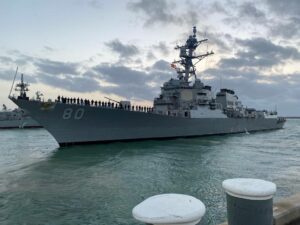 Op zoek naar 75 schepen die klaar zijn voor de strijd, wendt de marine zich tot nieuwe paraatheidsorganisaties