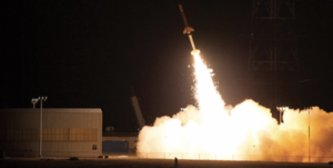 نیروی فضایی فروشندگانی را برای خدمات پرتاب زیر مداری انتخاب می کند