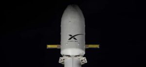 スペースX社がケープカナベラルからのスターリンクミッションでファルコン9ロケットを打ち上げる