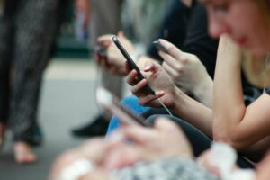 Maradjon névtelen mobilon: Hogyan segíthetnek a mobil proxy-k magabiztos böngészésében az interneten