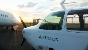 Stralis ขับเคลื่อนมอเตอร์ไฟฟ้าที่ติดตั้งบนเครื่องบินตัวแรกของบริษัท