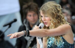 Deepfake goli Taylor Swift pritegnejo pozornost ZDA in Microsofta