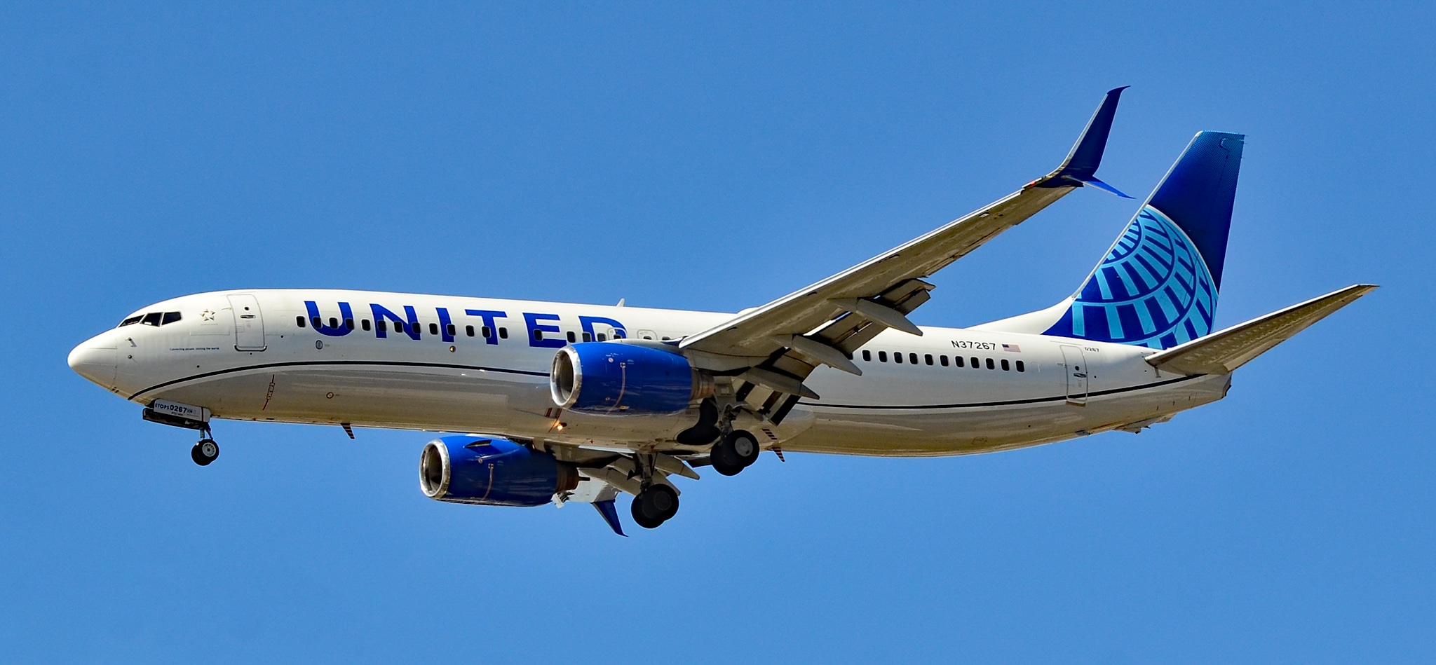 United Airlines fly omdirigeret på grund af revnet forrude på Boeing 737-800