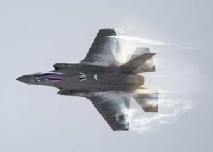 تقول شركة لوكهيد إن تسليمات طائرات F-35 المحدثة ستتراجع في خريف عام 2024