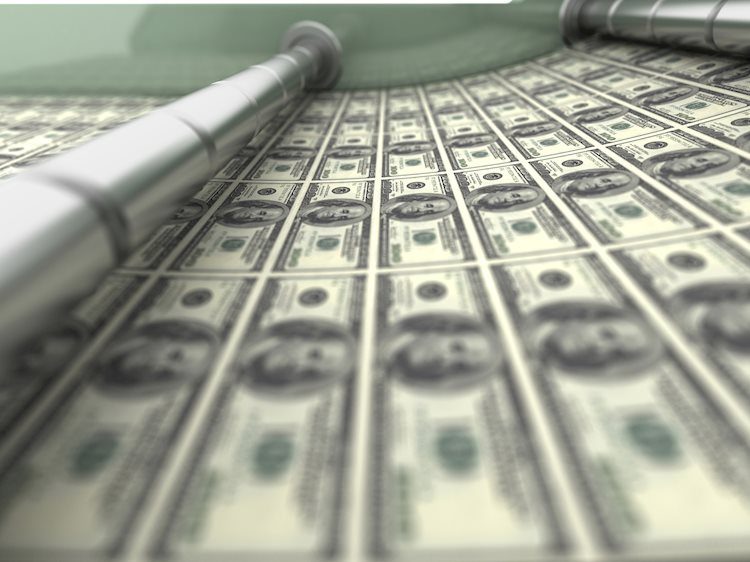 امریکی ڈالر ایک جیتنے والے ہفتے کی بلندی پر ہے، توجہ افراط زر کے اعداد و شمار پر مرکوز ہے۔