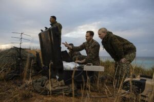 US Marines tester radarer, netværk til ekspeditionsbaseoperationer