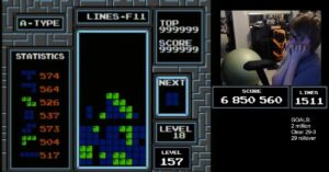 Guarda un tredicenne diventare la prima persona a battere il Tetris classico