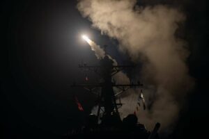 Lo que la Armada está aprendiendo de su lucha en el Mar Rojo