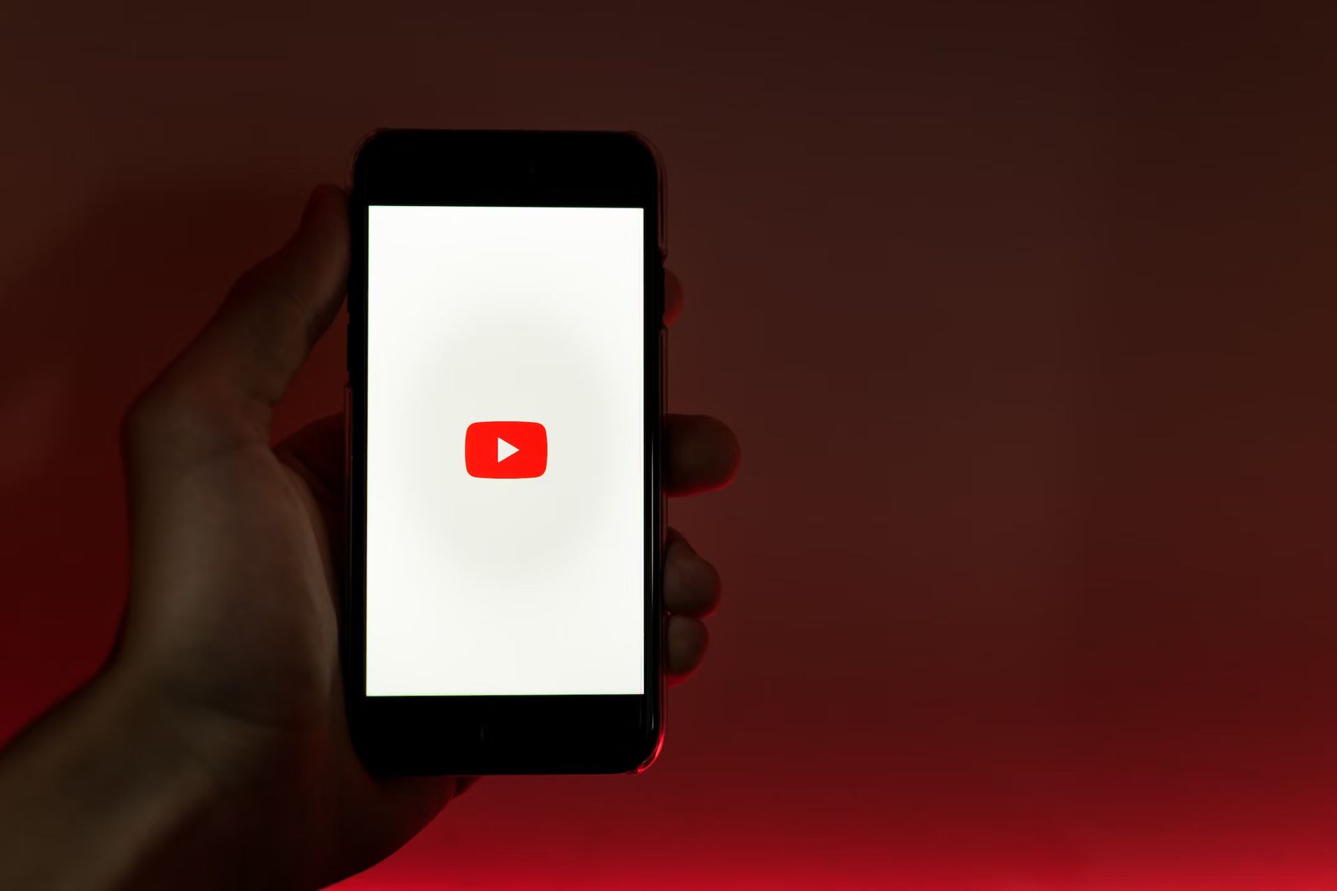 لماذا يكون YouTube بطيئًا وما يمكنك فعله لإصلاحه