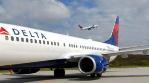 Delta aloittaa sisätilojen päivityksen tietyissä Boeing 737-800 -koneissa, laajentaa Delta One -hyttiä A350-900-laivastossa